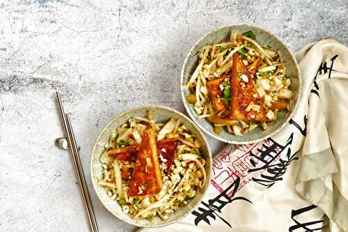 Salade de chou et de fèves germées au tofu mariné, vinaigrette hoisin