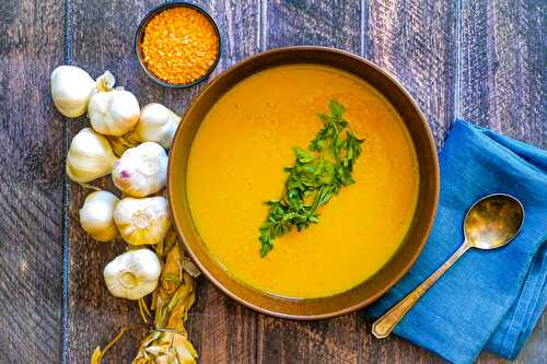 Potage de lentilles à la courge et l’ail rôtis