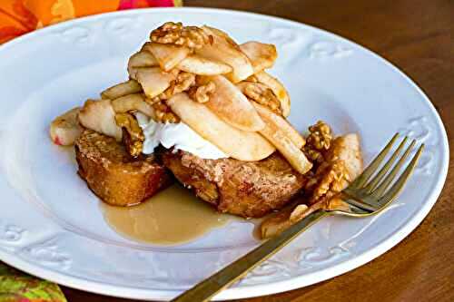 Pain perdu caramélisé aux pommes et cuit au four