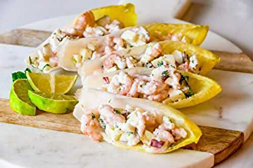 Barquettes d’endive aux crevettes, pomme, et menthe