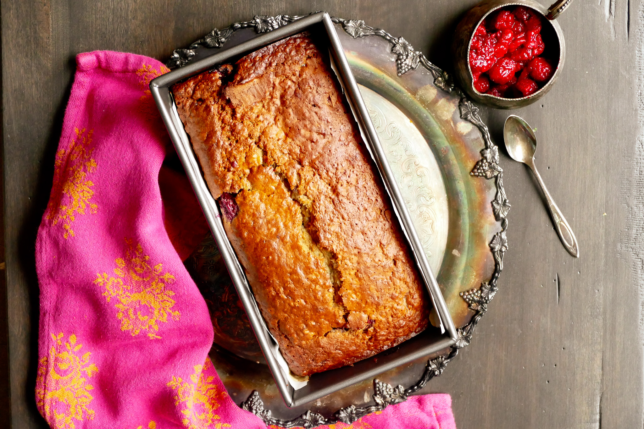 Pain aux bananes, framboises et flocons d’avoine sans lactose