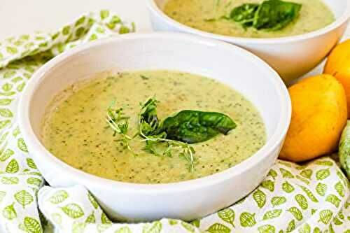 Potage de courgettes, ciboulette et ail