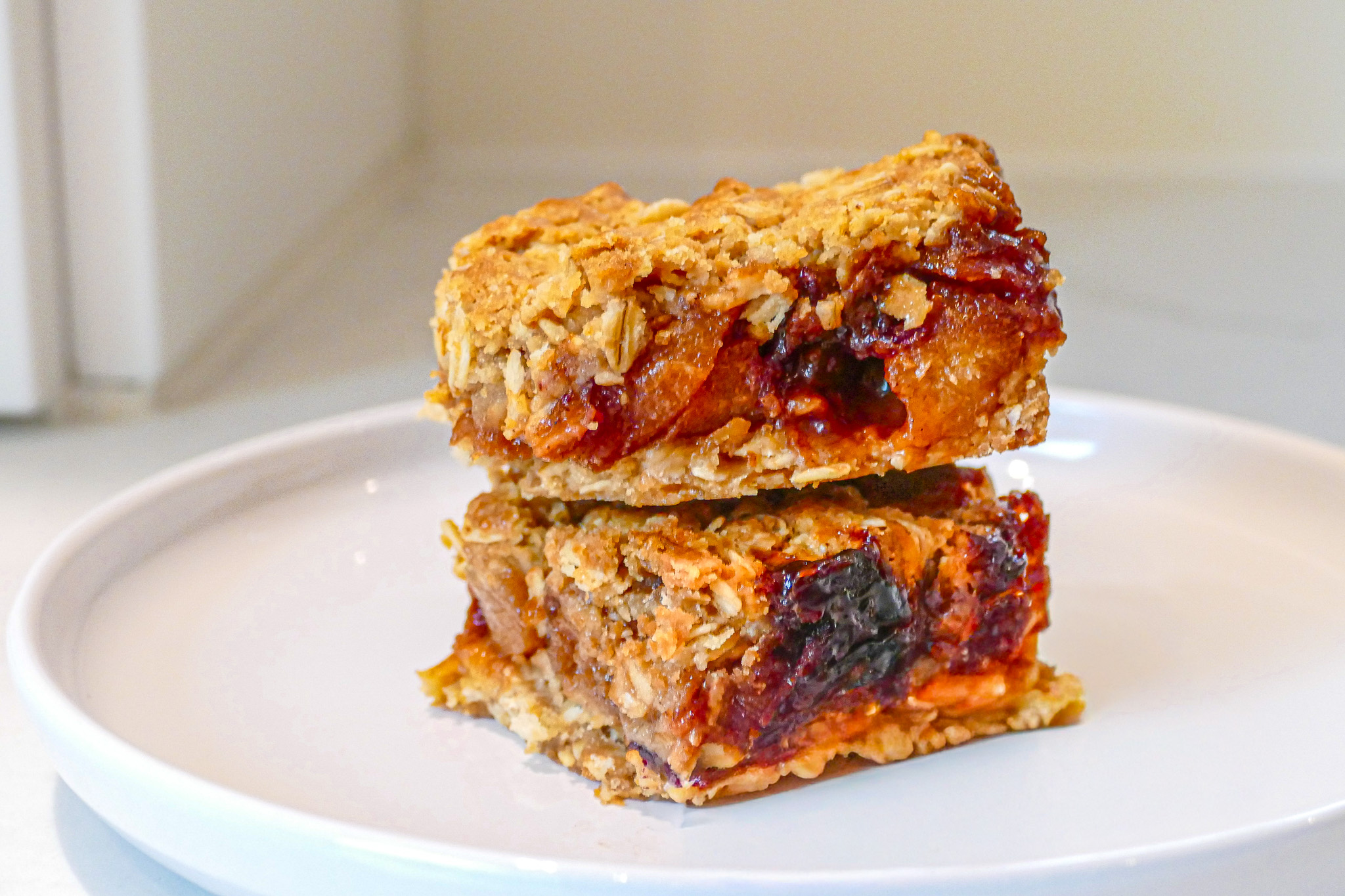 Carrés aux poires et aux canneberges