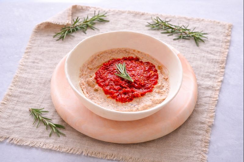 Tartinade au fromage cottage fouetté et aux tomates séchées