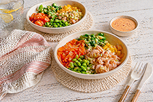 Bol de salade de crevettes nordiques bang bang