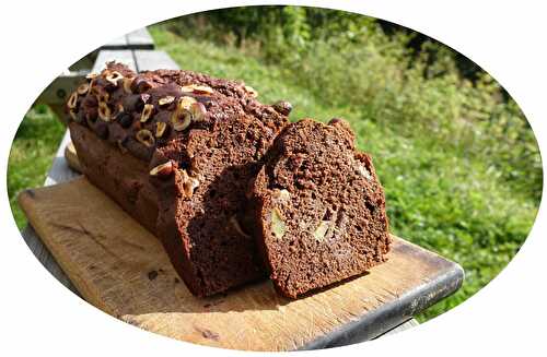 Gâteau pêches, chocolat & noisettes