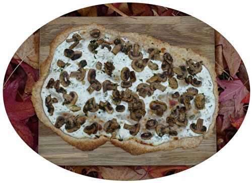 Tarte flambée à la farine semi-complète & poêlée de champignons à la persillade