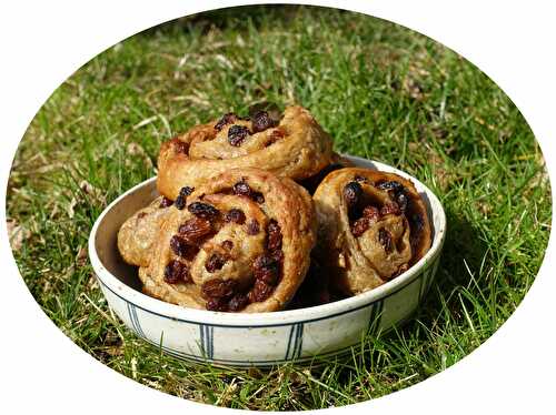 Spirales feuilletées à la farine semi-complète, sucre vanillée & raisins secs