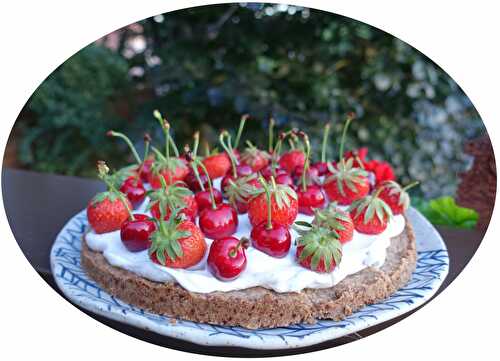 Biscuit sablé vegan, chantilly à la coco & fruits rouges