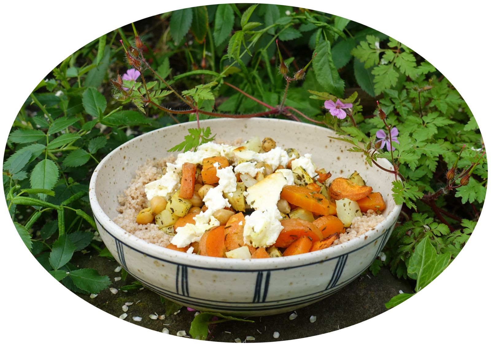 Légumes rôtis, pois chiches, feta & semoule complète - IG Bas