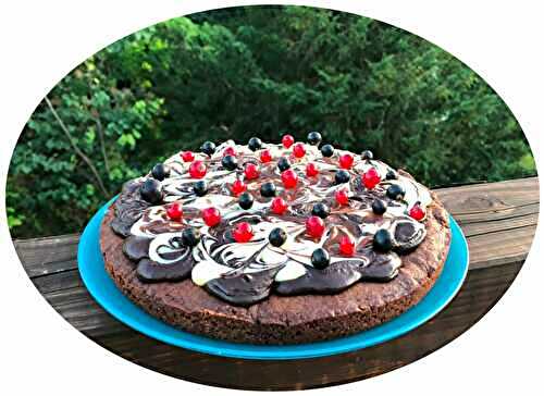 Tarte 3 chocolats & petite touche de fruits rouges