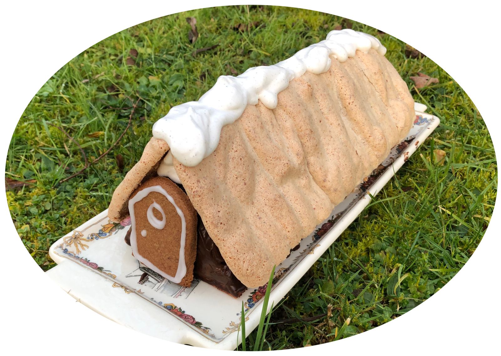 Bûche chalet, option noisettes ou framboises