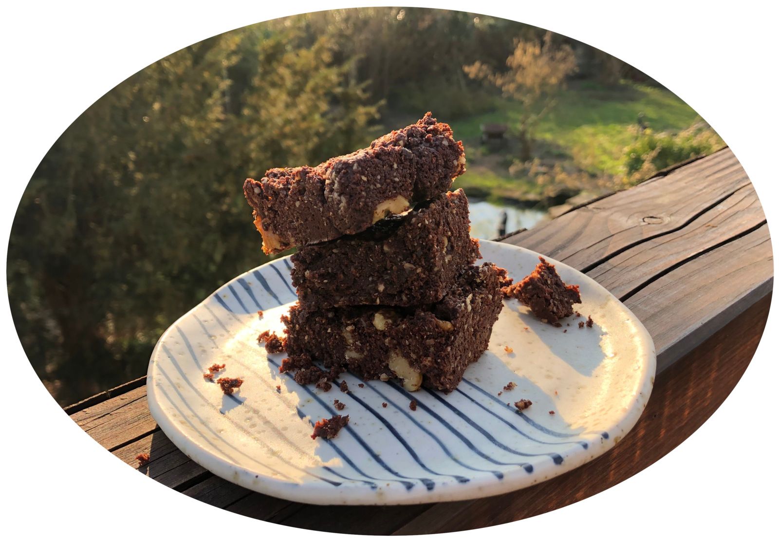 Brownie gourmand végétalien aux noisettes & noix - IG Bas