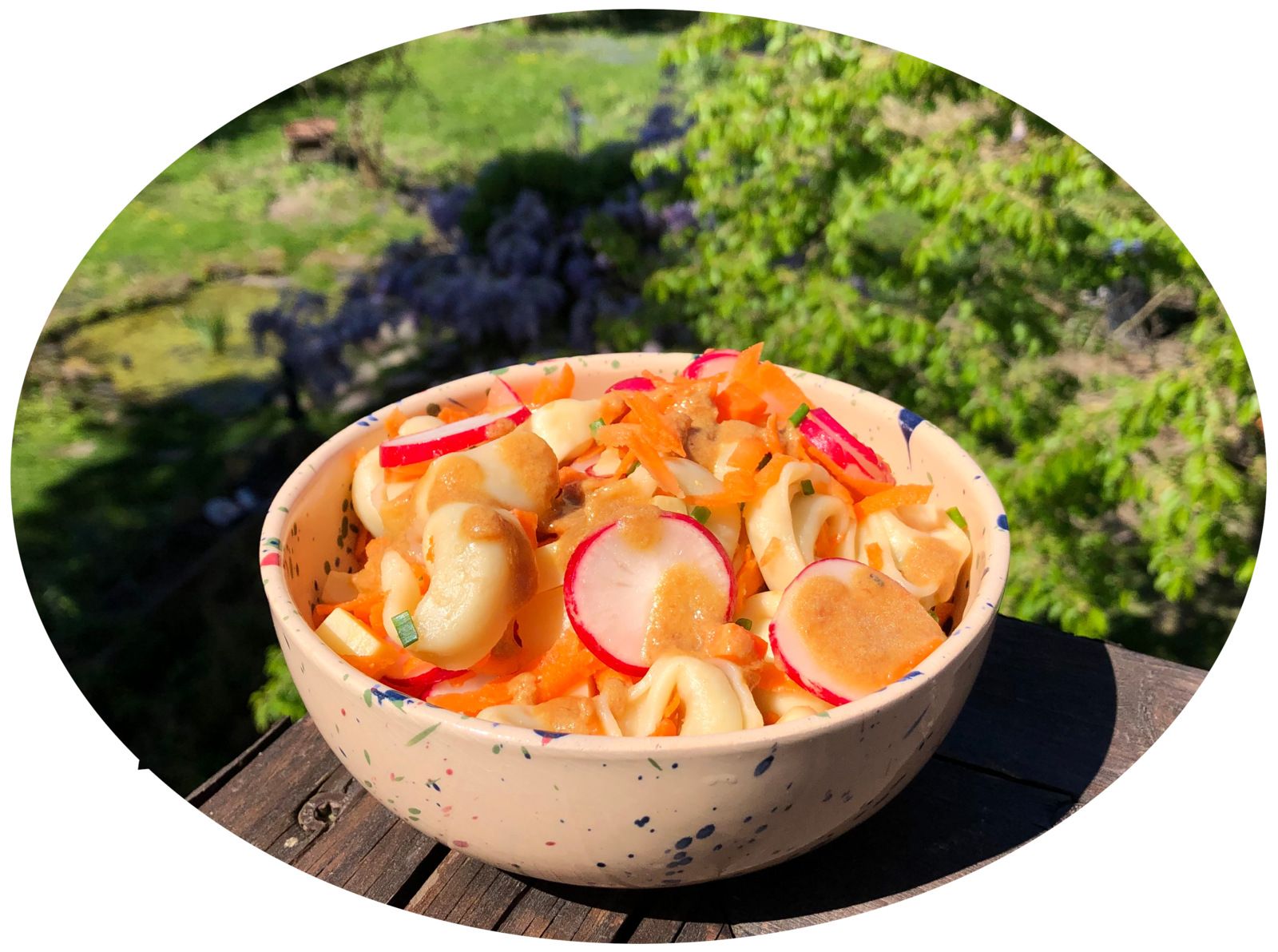 Salade de tortellinis à la carotte & radis 