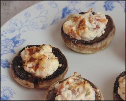 Champignons farcis au chèvre et tomates séchées