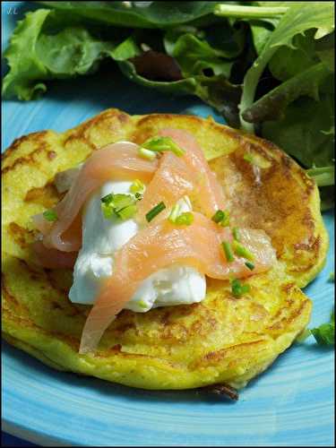 Crêpes de pommes de terre au curry et saumon