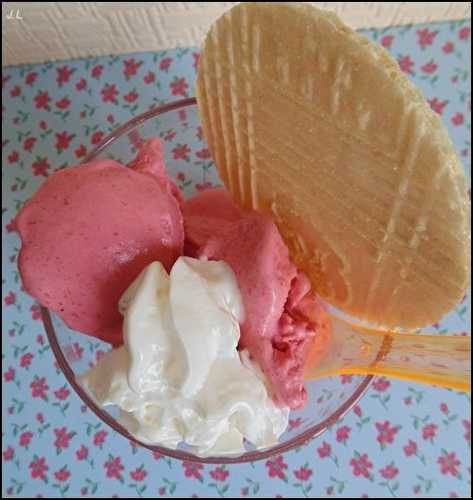 Glace à la fraise (recette sans oeufs)