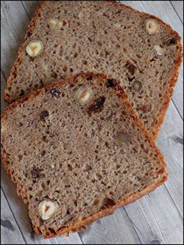 Pain à la chataigne, noisettes et raisins secs