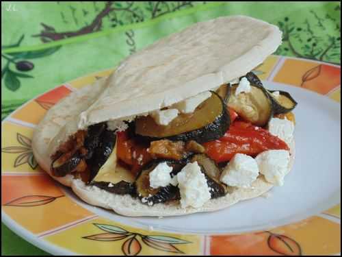 Pain pita aux légumes grillés (recette végétarienne)