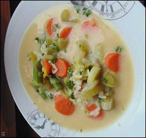 Potage au jambon et légumes de printemps