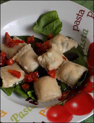 Raviolis aux épinards, tomates séchées et ricotta