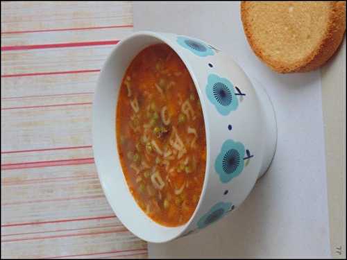 Soupe de petits pois aux pâtes