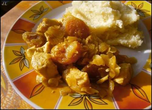 Tajine au poulet et amandes