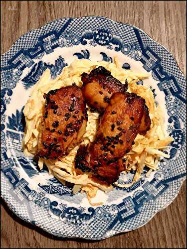 Poulet laqué, salade de chou et carottes