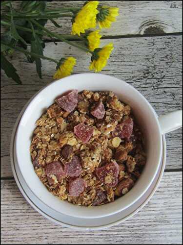 Granola fraises pistaches