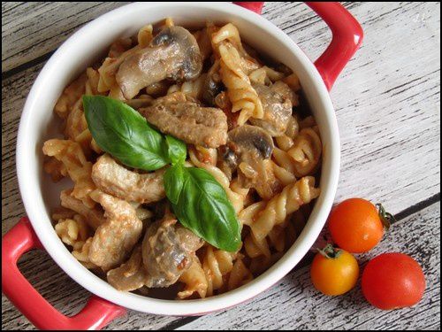 Pâtes au poulet et pesto de tomates séchées 