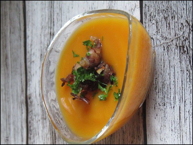 Soupe de butternut, effiloché de canard confit 