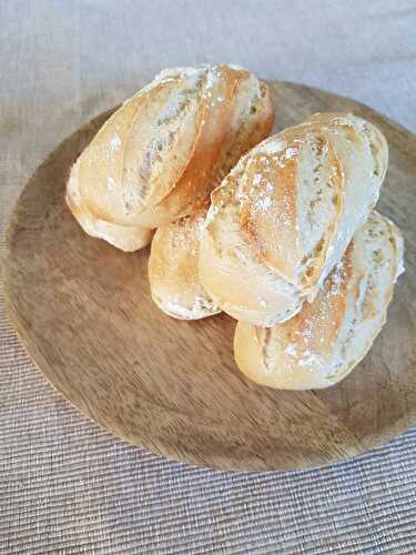 PETITES PAINS ALLONGES - UNE TOULOUSAINE EN CUISINE