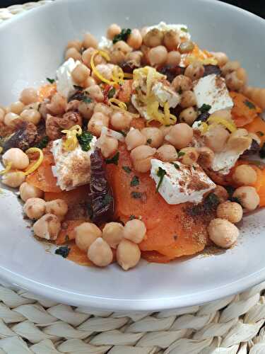 SALADE CAROTTES POIS CHICHES FETA DATTES - UNE TOULOUSAINE EN CUISINE