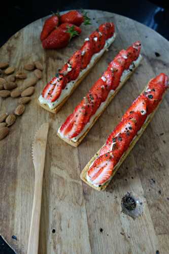 TARTELETTES LONGUES AUX FRAISES AMANDES - UNE TOULOUSAINE EN CUISINE