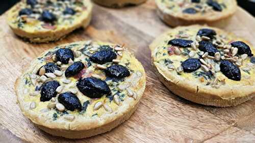 TARTELETTES VERTES OLIVES ET PIGNONS - UNE TOULOUSAINE EN CUISINE