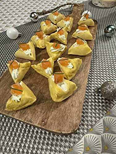 PETITS FOURS AU SAUMON FUME ET BOURSIN