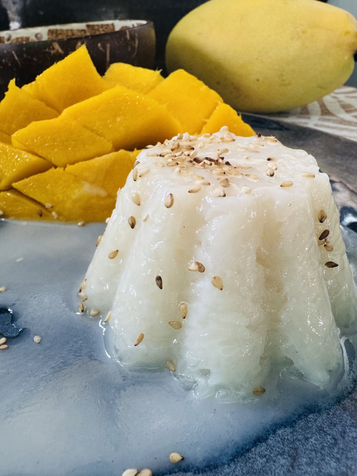 TIMBALE DE RIZ GLUANT COCO MANGUE DESSERT THAÏ