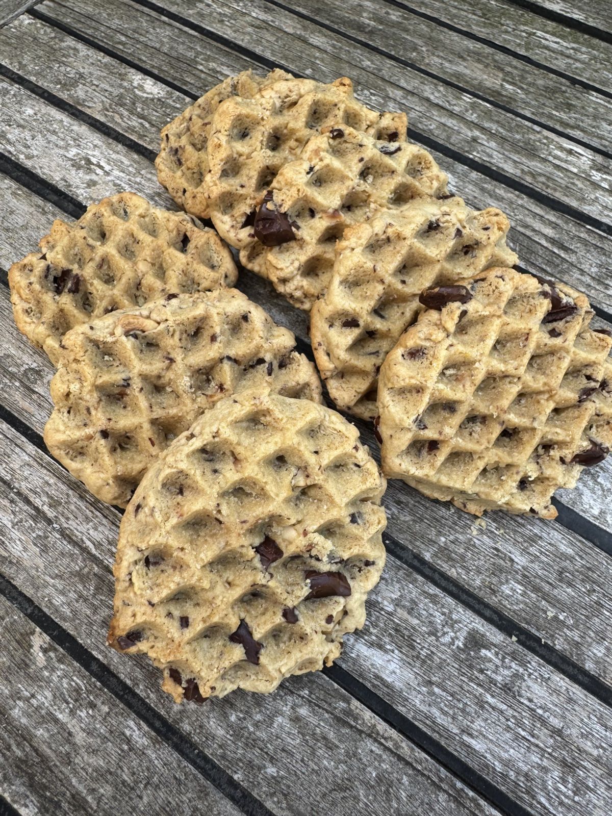 COOKIES CRISPY CHUNKS ET NOISETTES