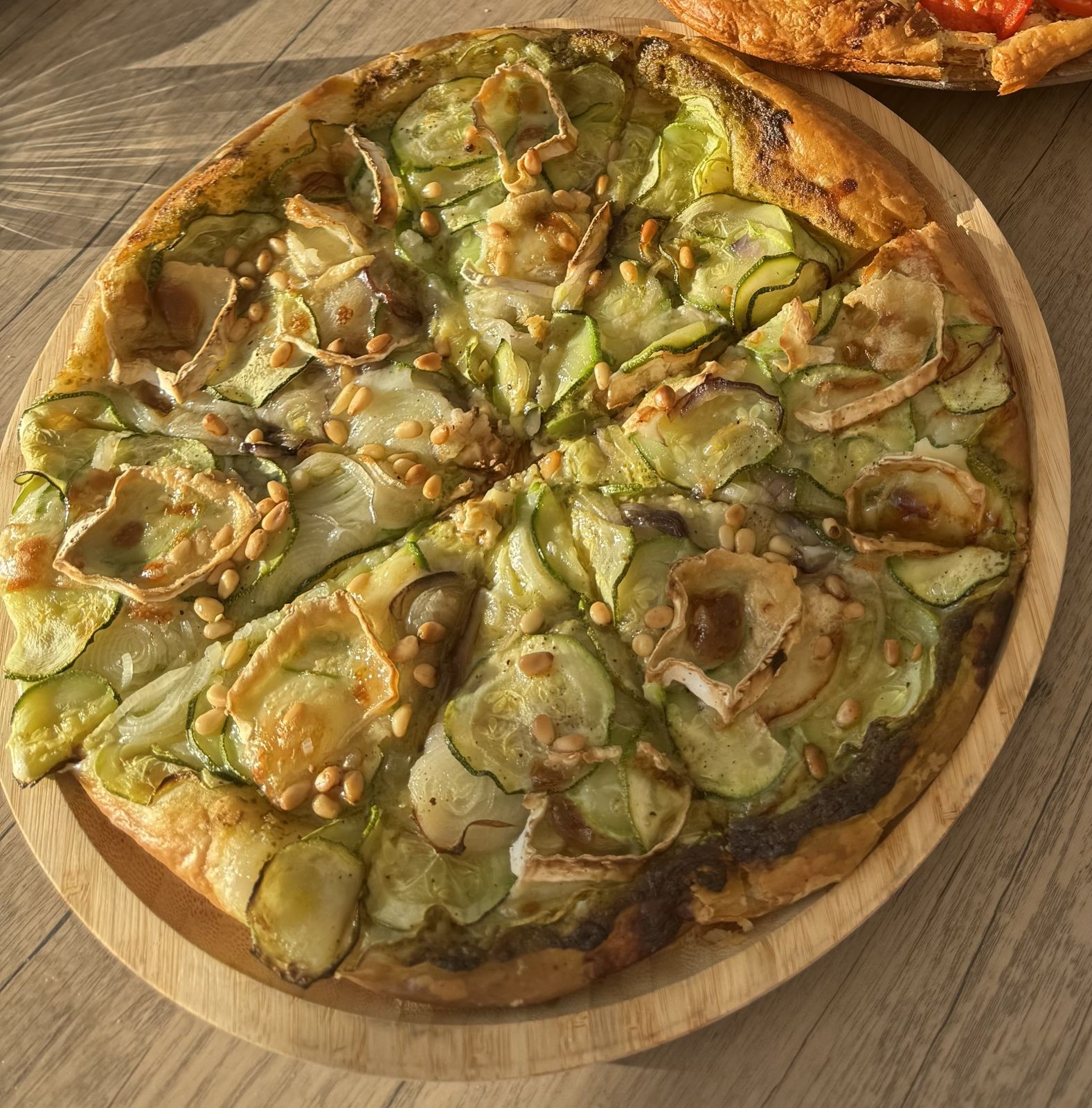 TARTE FINE AU PESTO COURGETTES CHEVRE BASILIC DU JARDIN