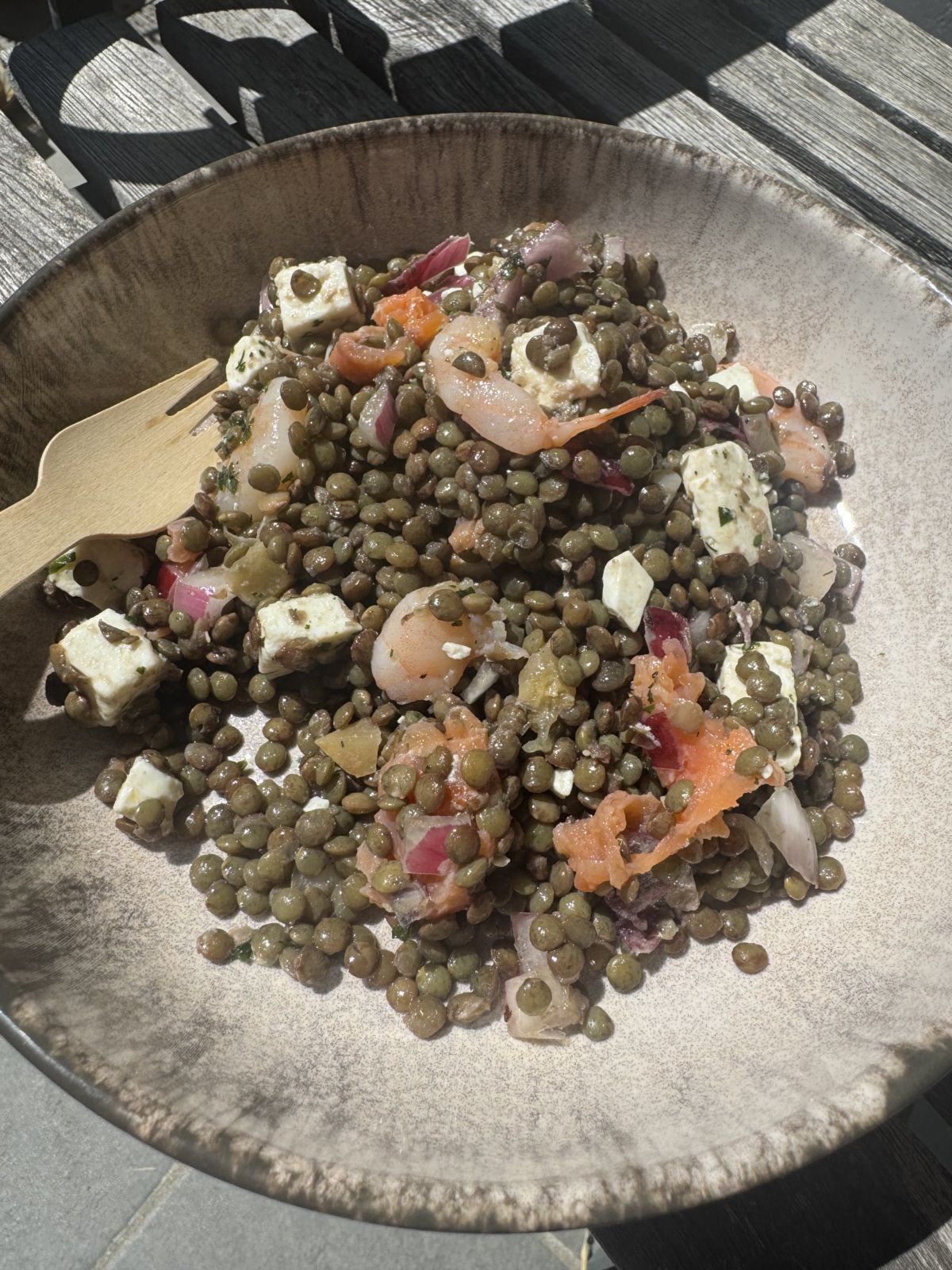 SALADE VERTE DE LENTILLES AUX CREVETTES ET SAUMON FUME