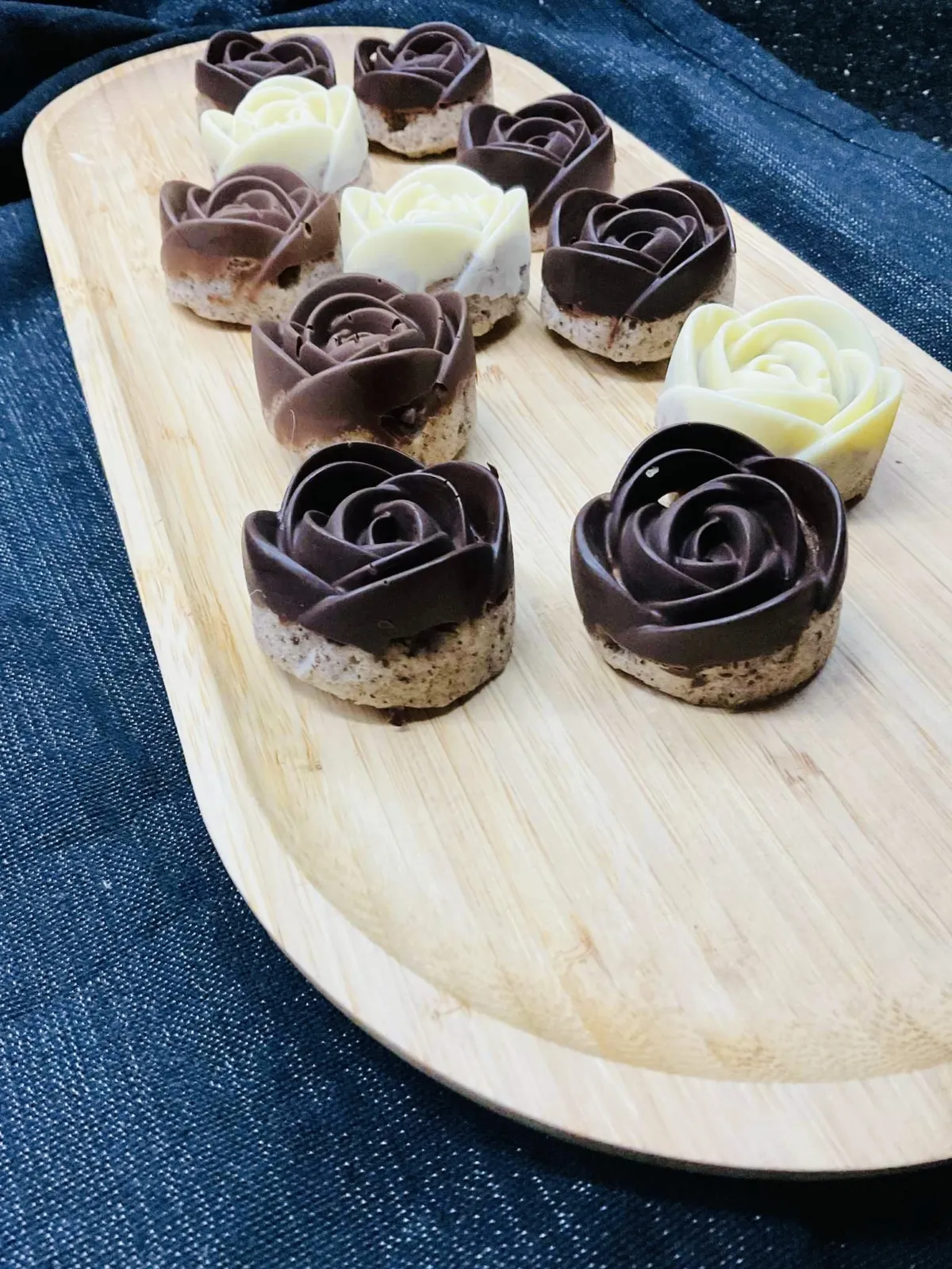 MINI ROSES FINANCIERS NOISETTES CHOCOLAT