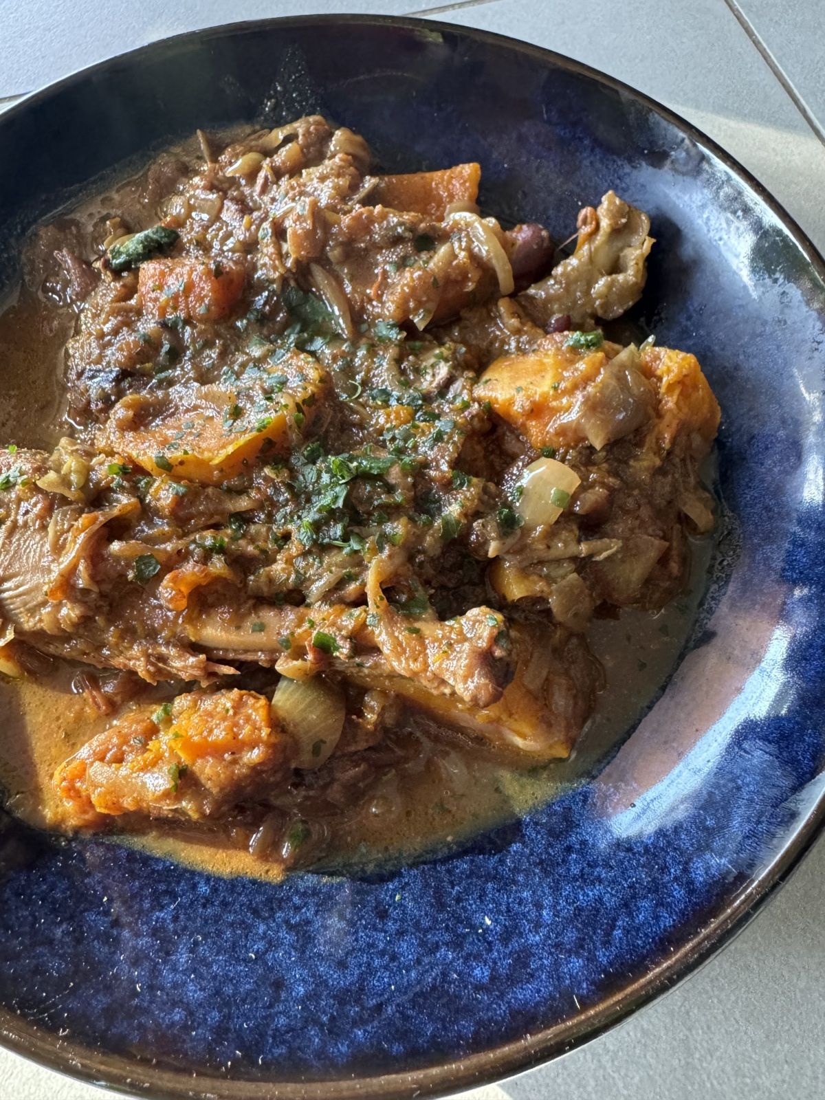 TAJINE DE PINTADE FRUITE ET AUX EPICES DOUCES DE NOEL