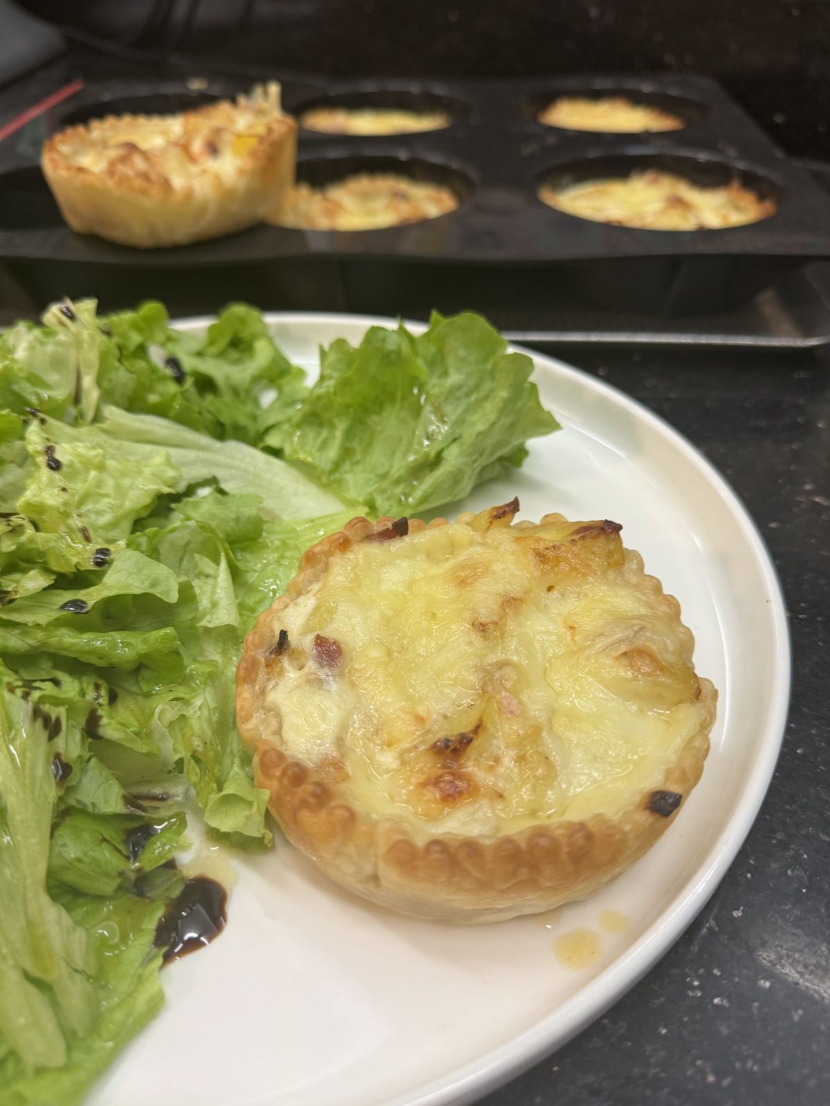 TARTELETTES AUX RESTES DE RACLETTE POMMES DE TERRE LARDONS