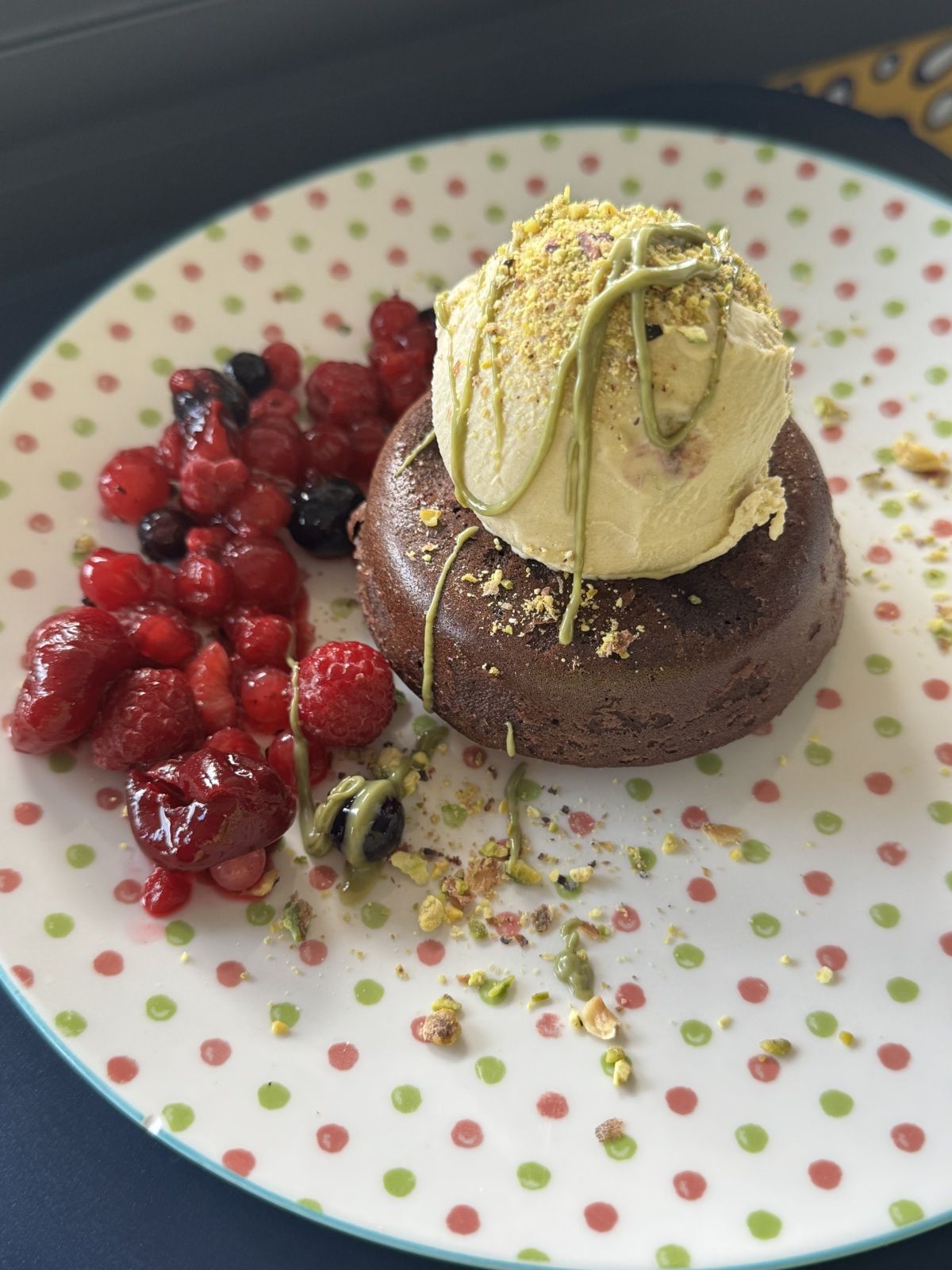 FONDANTS CHOCOLAT FRUITS ROUGES GLACE PISTACHE
