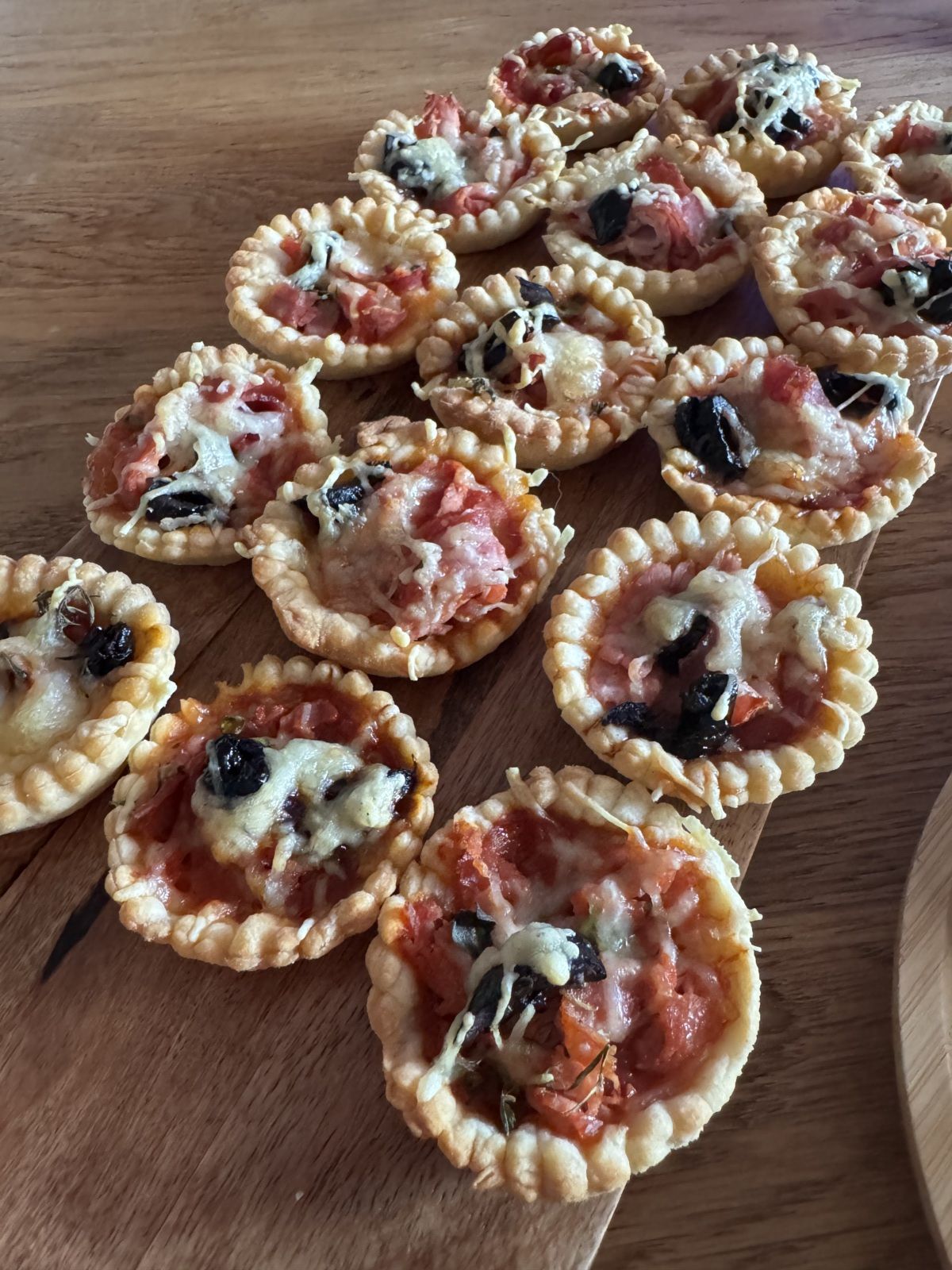 MINI PIZZAS APERO