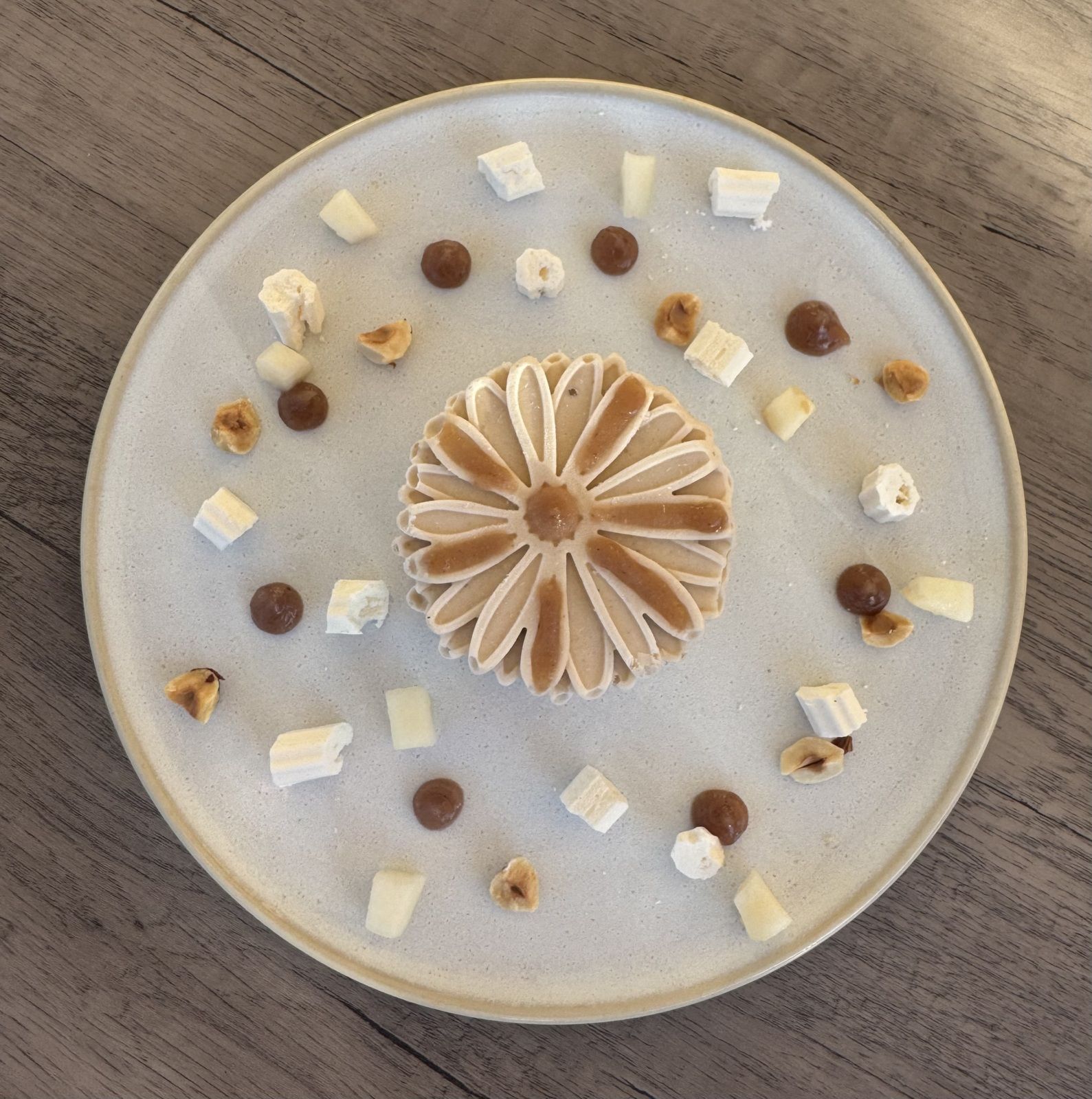 VACHERIN GLACE MARRON POIRES NOISETTES