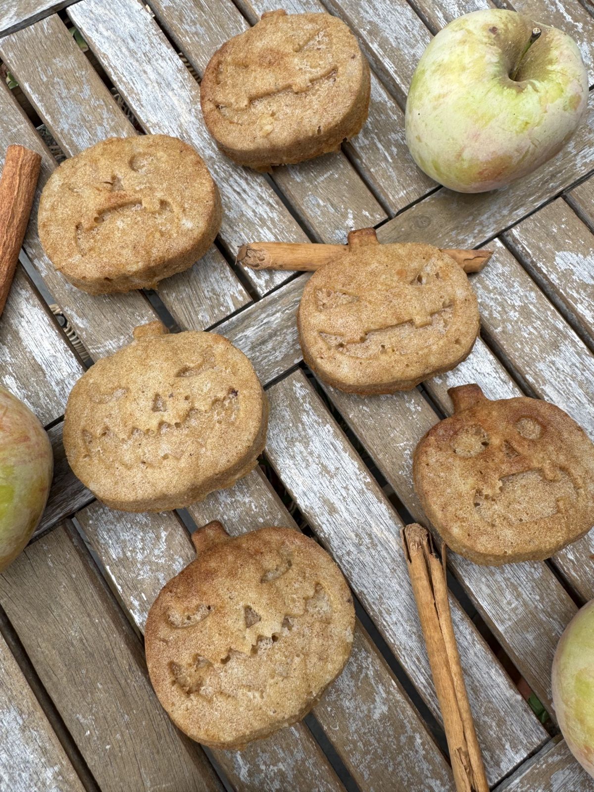 PETITE CITROUILLE POMMES CANNELLE