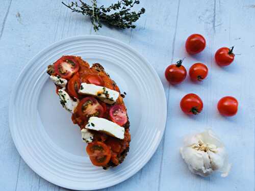 Bruschettas, crème de poivrons, tomates et mozzarella au thym citron