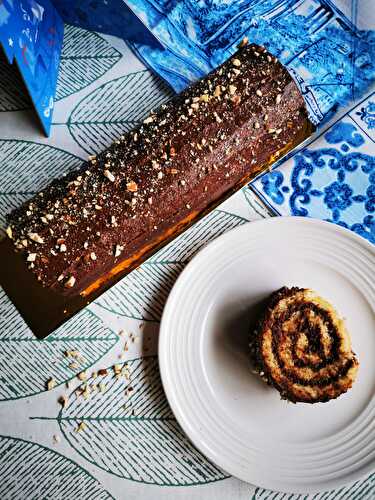 Bûche roulée au chocolat et au praliné maison