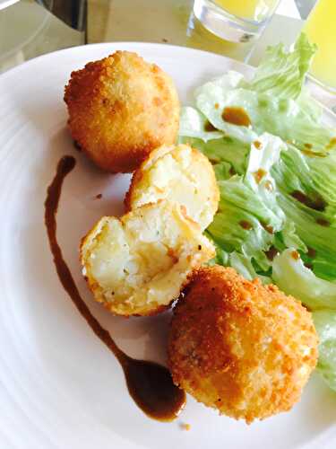 Croquettes de pomme de terre au cheddar 